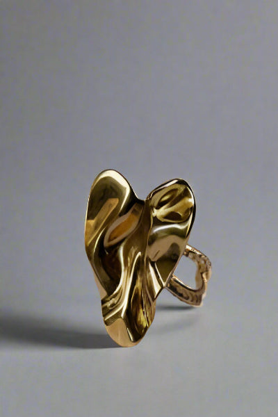 Sculpted Gold Heart Ring
